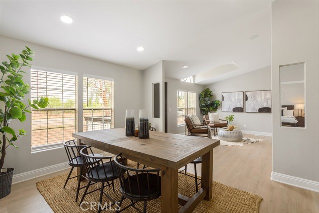 32623 Patita Lane, Winchester CA: https://media.crmls.org/medias/5c121983-e699-4a99-aa8a-1778698c386c.jpg