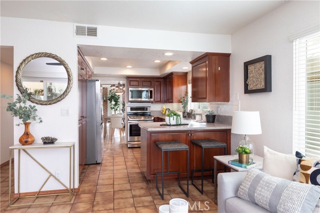 Detail Gallery Image 25 of 56 For 203 Utica Ave, Huntington Beach,  CA 92648 - 3 Beds | 2/1 Baths