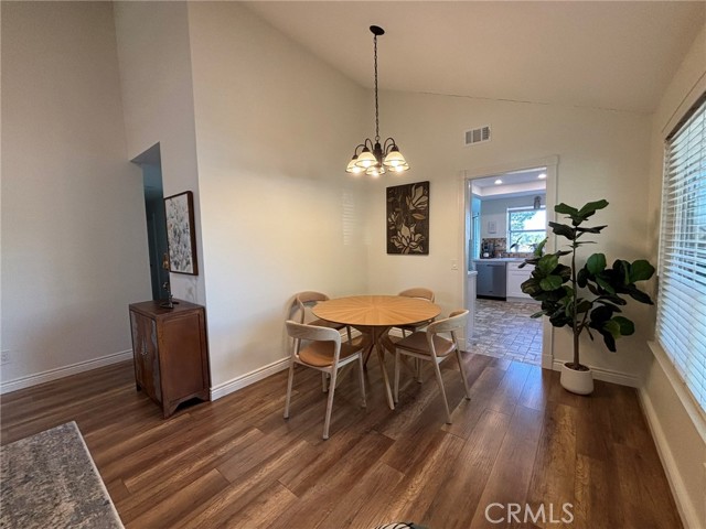 Detail Gallery Image 4 of 25 For 1200 Goldenview, Corona,  CA 92882 - 4 Beds | 2 Baths