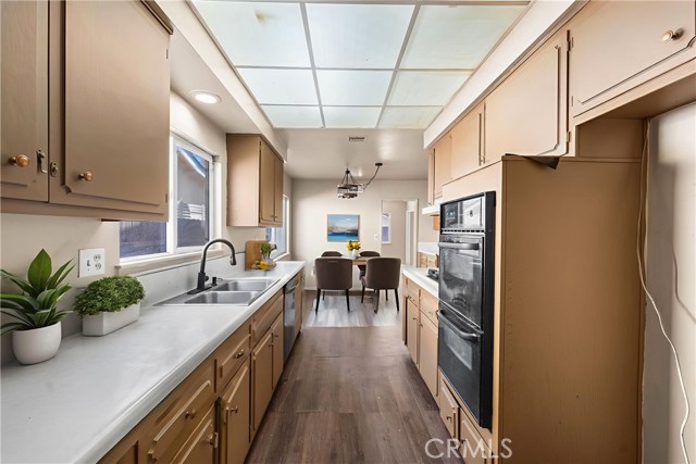 9946 Ruffner Avenue, North Hills CA: https://media.crmls.org/medias/5c140df2-2143-464c-88e7-37731858e8c4.jpg