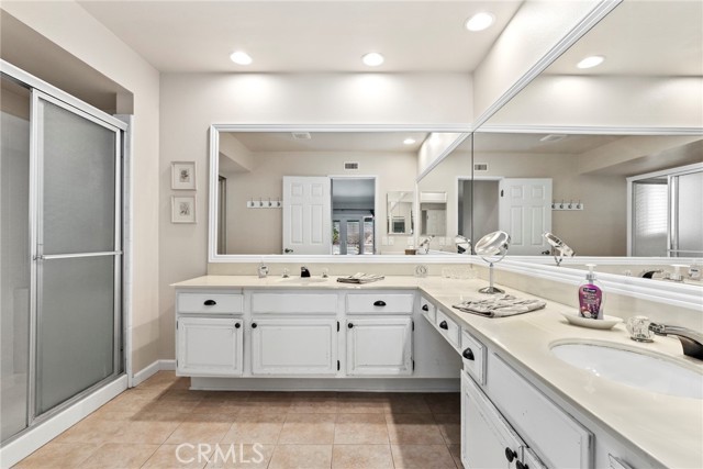 3919 Southhampton Road, Moorpark CA: https://media.crmls.org/medias/5c15914c-2070-4203-bebc-874817459c4a.jpg