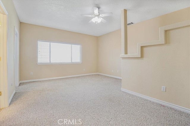 6940 Oak Vista Lane, Oak Hills CA: https://media.crmls.org/medias/5c15a1d1-b2e9-4654-92d5-204922bc563d.jpg