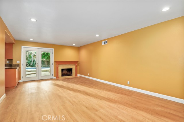 Detail Gallery Image 3 of 43 For 11001 Limerick Ave, Chatsworth,  CA 91311 - 4 Beds | 2/1 Baths