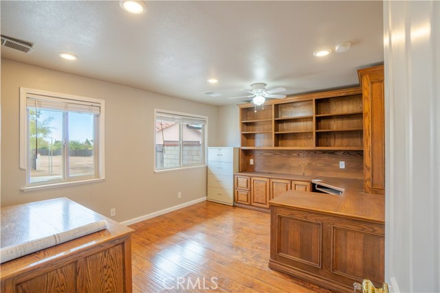 Detail Gallery Image 15 of 75 For 14064 Tioga, Oak Hills,  CA 92344 - 5 Beds | 2/1 Baths