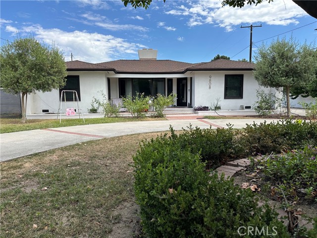 Detail Gallery Image 3 of 5 For 9808 Downey Ave, Downey,  CA 90240 - 3 Beds | 4 Baths