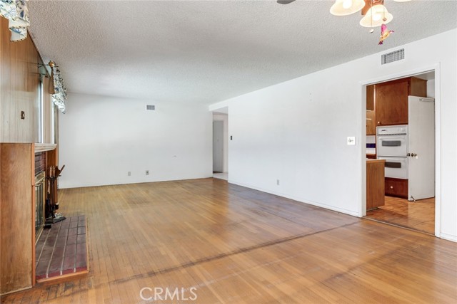 1242 N Dalton Avenue, Azusa CA: https://media.crmls.org/medias/5c168f11-a2fa-492f-bfc1-03ee99c4a04d.jpg