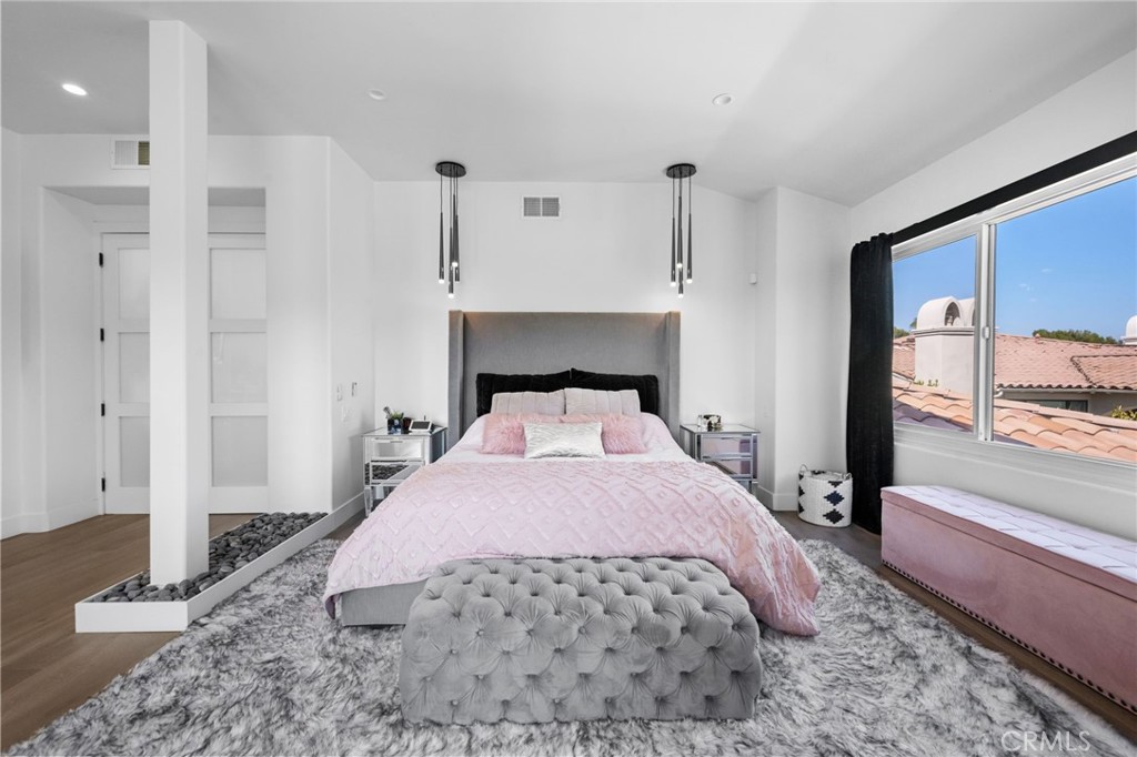 MLS #OC25238020 image #34