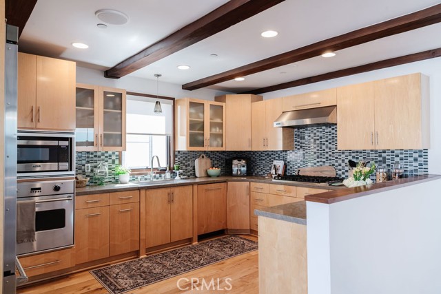 428 21st Place, Manhattan Beach, California 90266, 3 Bedrooms Bedrooms, ,2 BathroomsBathrooms,Residential,Sold,21st,SB23125584