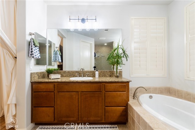 Detail Gallery Image 38 of 60 For 12507 Lincolnshire Dr, Bakersfield,  CA 93311 - 4 Beds | 2 Baths