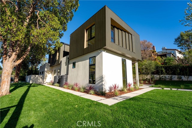 10840 Queensland, Los Angeles CA: https://media.crmls.org/medias/5c1735e7-937d-4d7c-9170-7602db19fadf.jpg