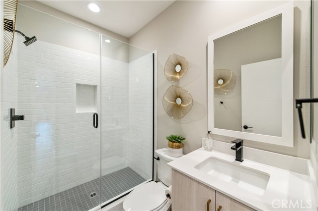 Detail Gallery Image 15 of 27 For 824 S Harbor Blvd, Santa Ana,  CA 92704 - 4 Beds | 3 Baths