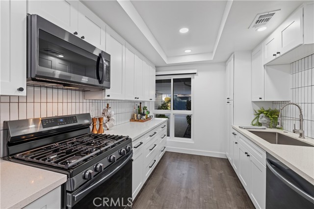 Detail Gallery Image 9 of 46 For 10061 Melinda Way #2,  Northridge,  CA 91325 - 2 Beds | 2/1 Baths