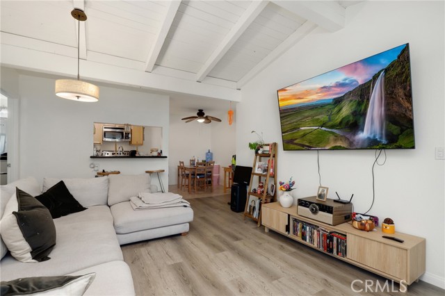 Detail Gallery Image 5 of 14 For 1345 Cabrillo Park Dr #Q02,  Santa Ana,  CA 92701 - 1 Beds | 1 Baths