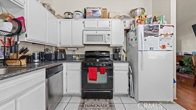 Detail Gallery Image 16 of 33 For 14219 Luna, Victorville,  CA 92392 - 3 Beds | 2 Baths