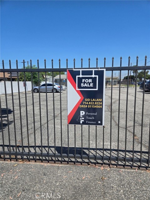 1303 W I St, Wilmington CA: https://media.crmls.org/medias/5c184be0-6d7c-45c1-990f-97bad96d38ad.jpg