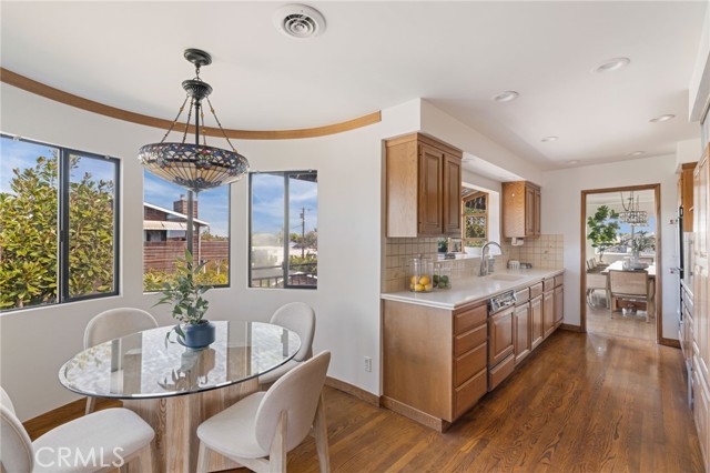 Detail Gallery Image 23 of 52 For 7836 W 81st, Playa Del Rey,  CA 90293 - 4 Beds | 2/1 Baths