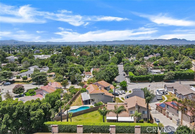 17262 Chase Street, Northridge CA: https://media.crmls.org/medias/5c1ace53-c3c8-4682-86e4-809400b6c613.jpg