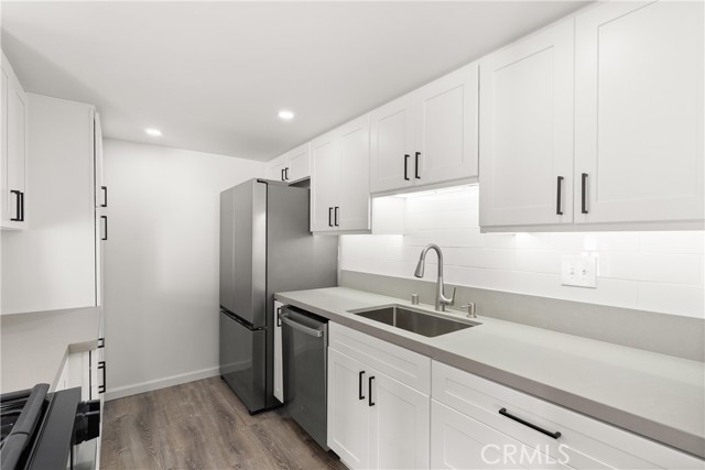 Detail Gallery Image 1 of 29 For 255 Prospect St, Newport Beach,  CA 92663 - 2 Beds | 2 Baths