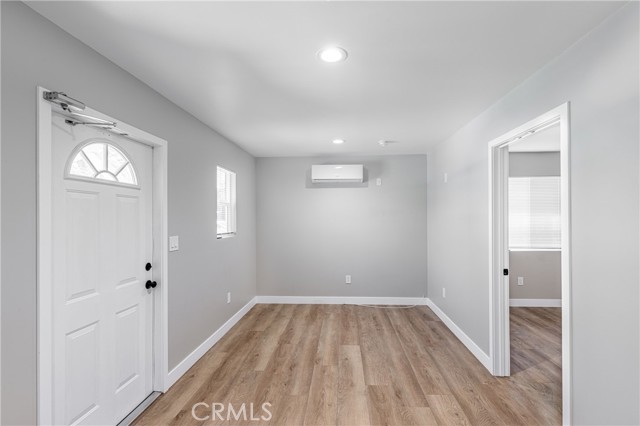 Detail Gallery Image 2 of 15 For 16440 Donmetz St, Granada Hills,  CA 91344 - 1 Beds | 1 Baths