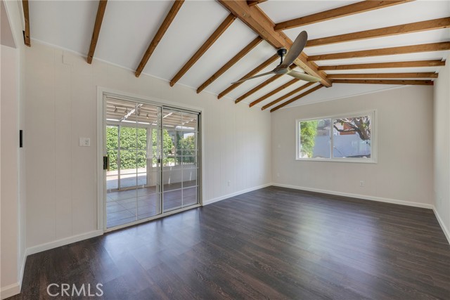 228 W OLD MILL, Corona CA: https://media.crmls.org/medias/5c1d0e3a-ff7c-47c4-8390-108a4bcade6a.jpg