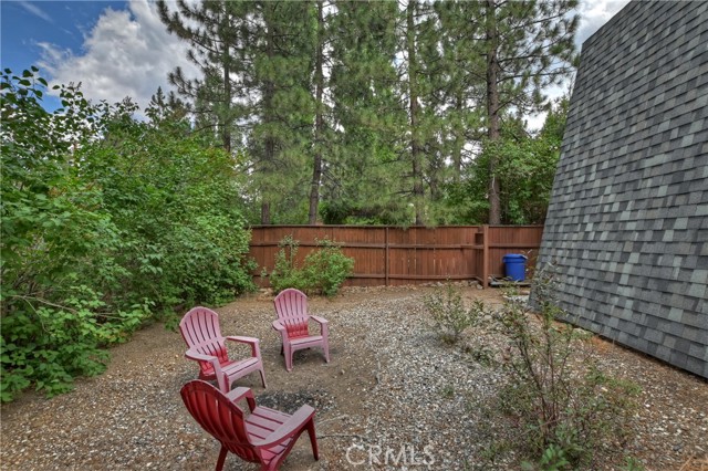 Detail Gallery Image 7 of 46 For 317 W Aeroplane Bld, Big Bear City,  CA 92314 - 4 Beds | 2 Baths