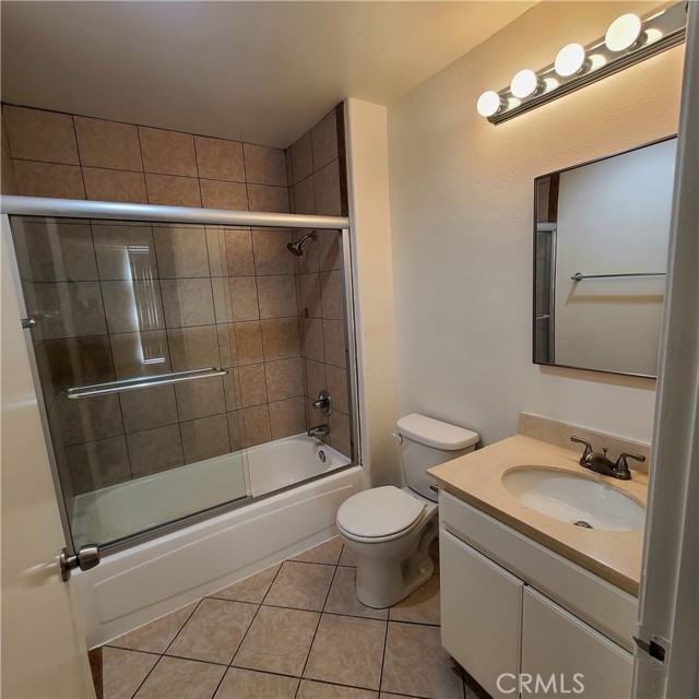 5060 Kester Avenue, Sherman Oaks CA: https://media.crmls.org/medias/5c1db185-4ffa-468f-99cc-04d92f0fa68c.jpg