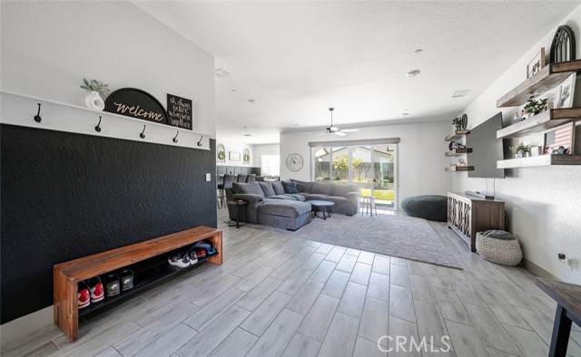 825 Spring W Street, Madera CA: https://media.crmls.org/medias/5c1df508-aabc-484e-a101-42701cc0b782.jpg