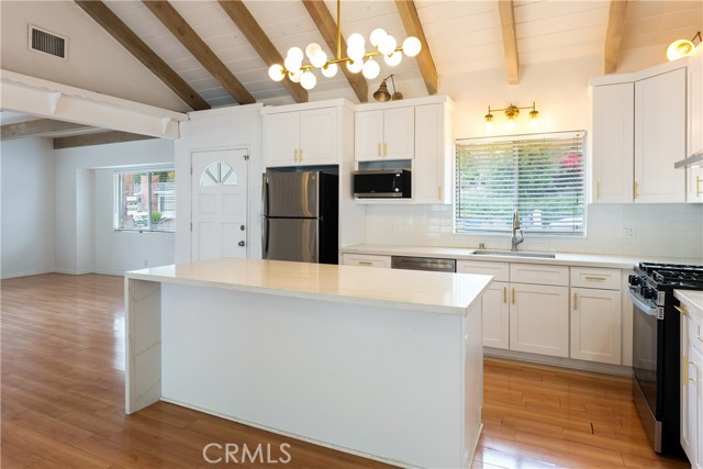 Detail Gallery Image 21 of 44 For 22632 Cass, Woodland Hills,  CA 91364 - 3 Beds | 2 Baths