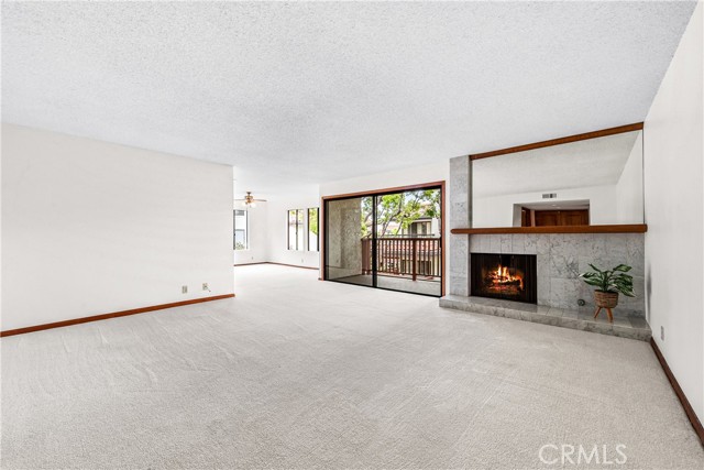 6222 Riviera Circle, Long Beach CA: https://media.crmls.org/medias/5c1e4fd0-d4ce-46ea-a60c-e218c2d5ae11.jpg