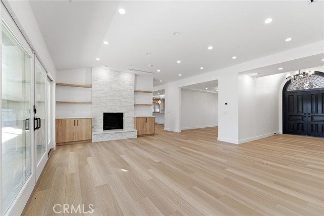 Detail Gallery Image 8 of 48 For 19510 Merridy, Northridge,  CA 91324 - 6 Beds | 6/1 Baths