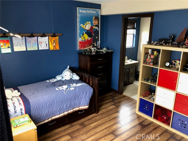 Detail Gallery Image 17 of 31 For 1958 Beverly Dr, Pasadena,  CA 91104 - 4 Beds | 4/1 Baths