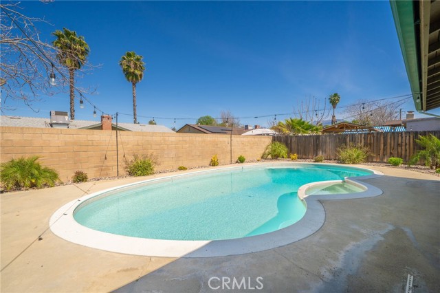 Image 28 of 45 For 40448 Marsha Court