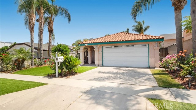 5026 W 119th Street, Hawthorne CA: https://media.crmls.org/medias/5c2115d0-59ce-4df3-93f3-0afc7aa8c6cf.jpg