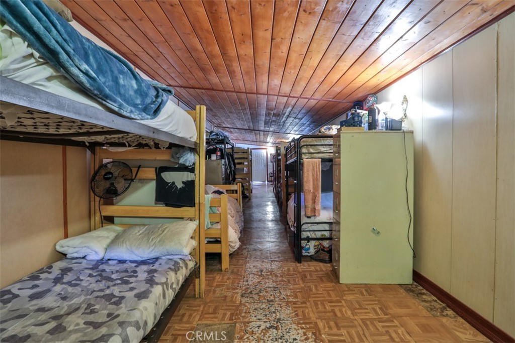 https://media.crmls.org/medias/5c213507-decb-41de-bc76-1141616d08ad.jpg?preset=X-Large