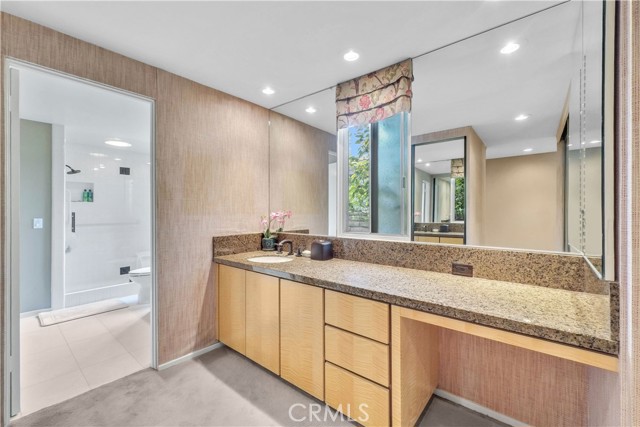 537 Dunnegan Place, Laguna Beach CA: https://media.crmls.org/medias/5c2271c0-75bb-4b38-9020-f2871a4c932f.jpg