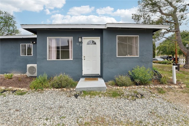 1701 N Oxford Avenue, Pasadena CA: https://media.crmls.org/medias/5c23c070-dec9-4e2d-b522-85b1e2f1b700.jpg