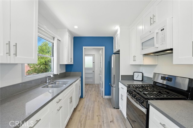 10416 Fairgrove, Tujunga CA: https://media.crmls.org/medias/5c241e39-575b-42c3-8704-f0d292b6da52.jpg