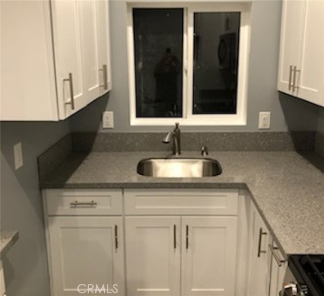 12658 Welby Way, Valley Glen CA: https://media.crmls.org/medias/5c244fea-3104-4d4a-99f4-e0484779493a.jpg