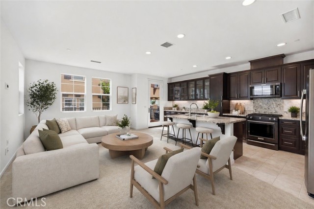 28637 Solana Court, Valencia CA: https://media.crmls.org/medias/5c24f1fc-1cfb-4b79-90ca-18d0eec2034d.jpg