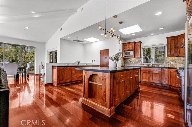 Detail Gallery Image 7 of 20 For 1542 Manhattan Beach Bld, Manhattan Beach,  CA 90266 - 4 Beds | 4 Baths