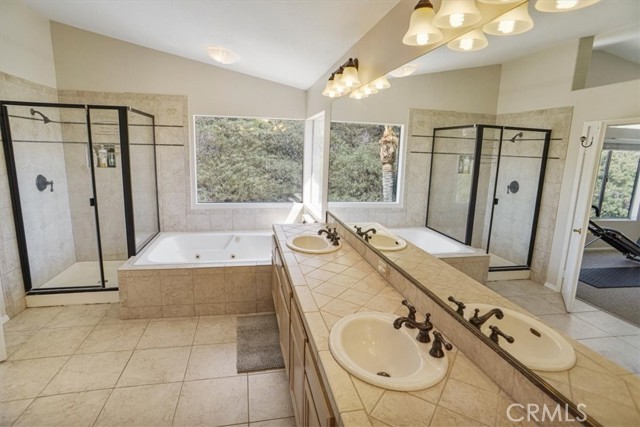 Detail Gallery Image 20 of 34 For 29304 Begonias Ln, Canyon Country,  CA 91387 - 4 Beds | 3 Baths