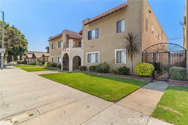 905 915 Cherry Avenue, Long Beach CA: https://media.crmls.org/medias/5c275fde-738c-4064-9694-9c7cc70236a5.jpg