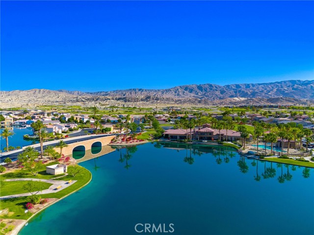 43875 Spiaggia Place, Indio CA: https://media.crmls.org/medias/5c27ace3-bd95-4f93-8d35-08a8ff259ded.jpg