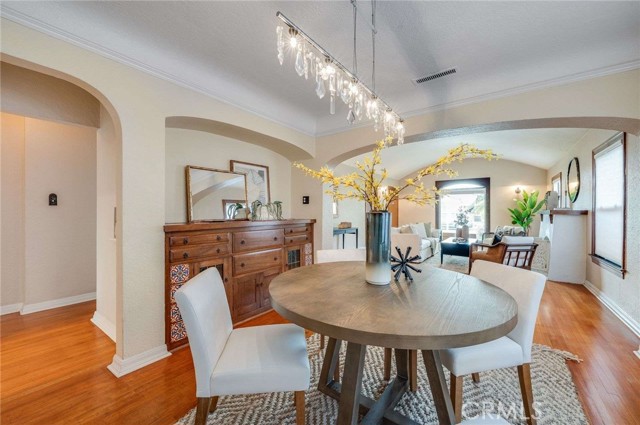 5855 Lemon Avenue, Long Beach CA: https://media.crmls.org/medias/5c27d0b8-17e4-428d-965f-0986746068aa.jpg