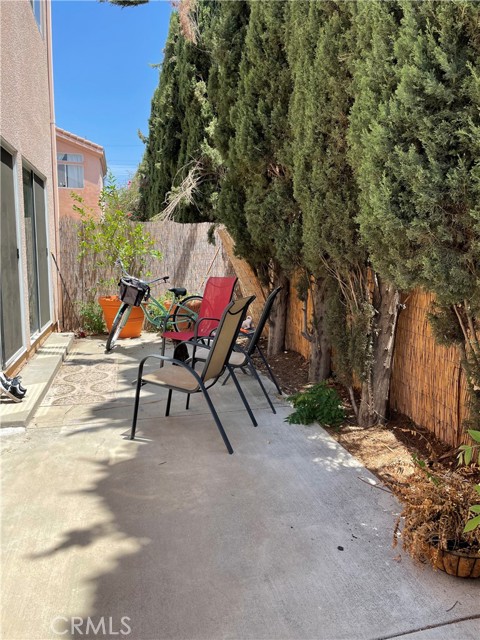 Detail Gallery Image 13 of 16 For 10000 Reseda Bld a,  Northridge,  CA 91324 - 4 Beds | 2/1 Baths