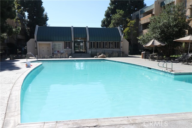 Detail Gallery Image 37 of 44 For 12121 Centralia St #111,  Lakewood,  CA 90715 - 1 Beds | 1 Baths