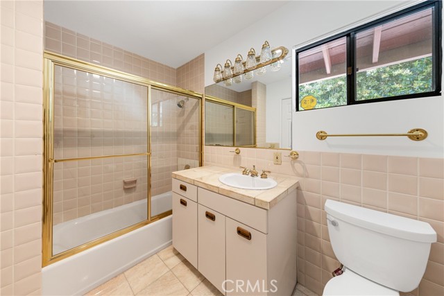 6 Woodland Lane, Arcadia CA: https://media.crmls.org/medias/5c28dfdf-b392-4f37-abc2-9d91e4ecaf5a.jpg