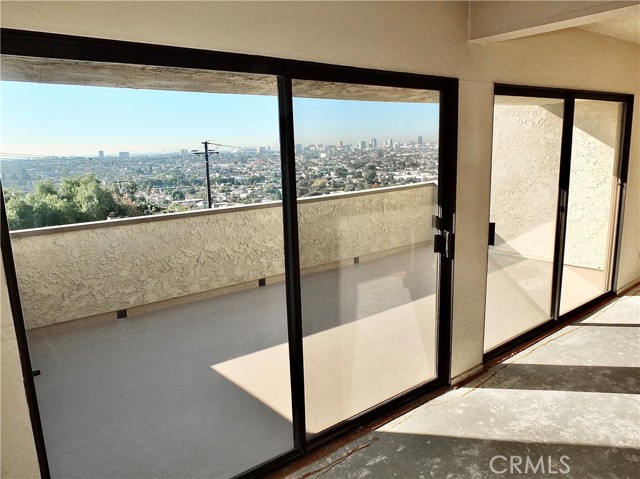 Detail Gallery Image 10 of 42 For 2503 E 21st St #207,  Signal Hill,  CA 90755 - 2 Beds | 2 Baths