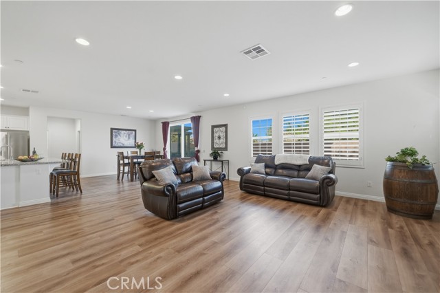 Detail Gallery Image 11 of 52 For 34712 Swan Valley Ct, Murrieta,  CA 92563 - 5 Beds | 3 Baths