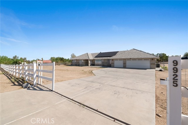 9925 Sierra Vista Road, Phelan CA: https://media.crmls.org/medias/5c29dfdc-3ab8-40d7-a2c5-be61fa5a505c.jpg